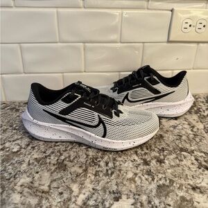 Women’s Nike Pegasus 40 (size 7)